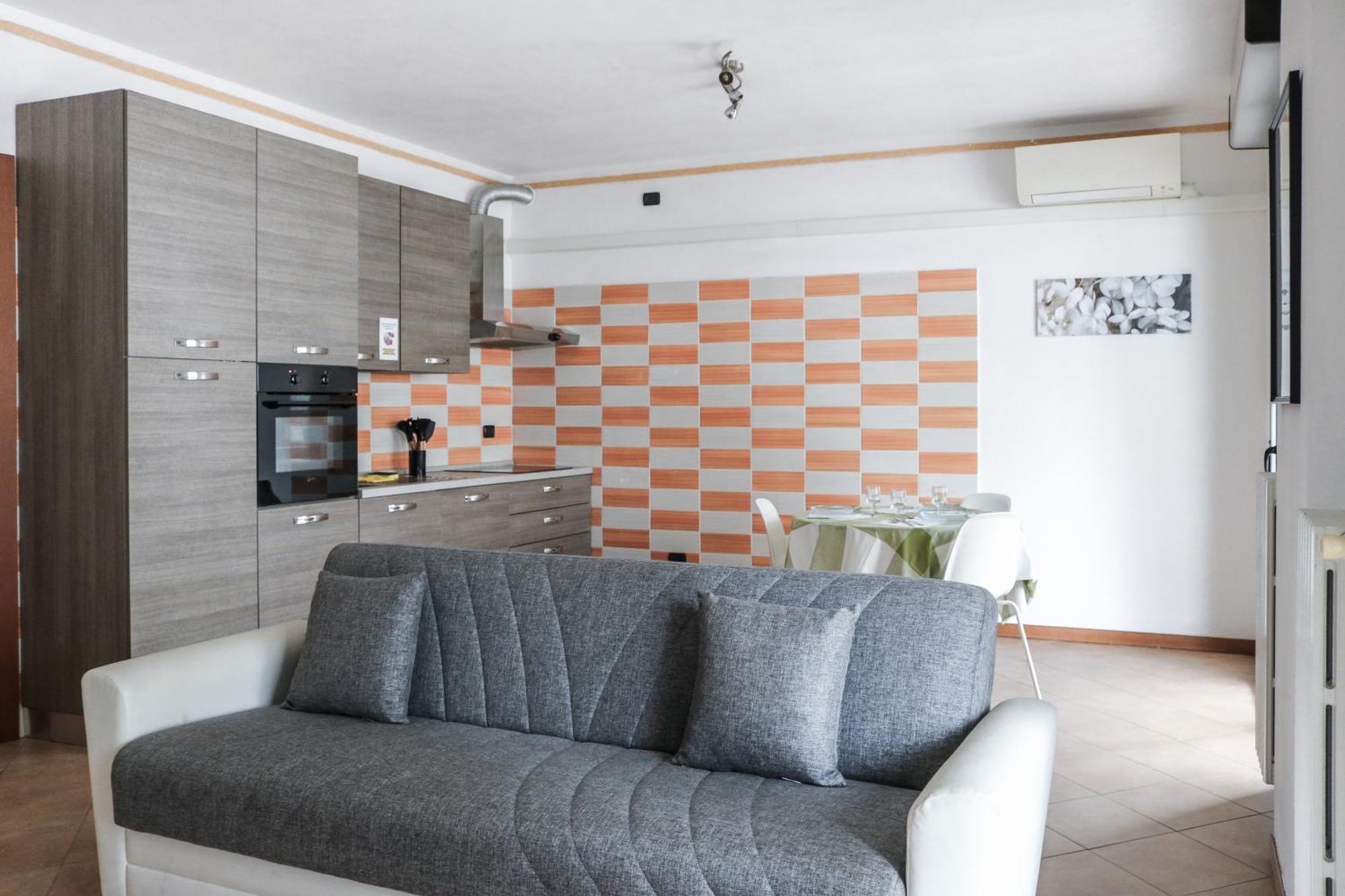 Urban Balcony Hideaway - 3 People Milan